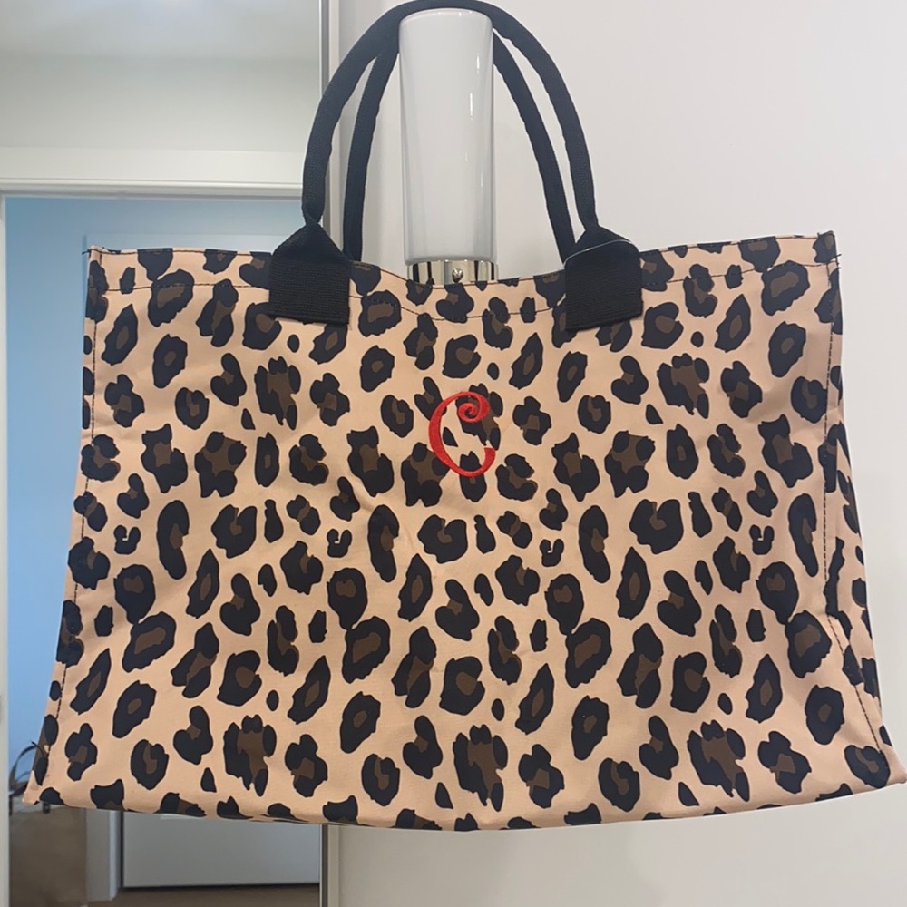 Cheeta tote bag w embroidery “C”